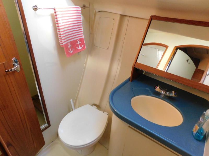 2003 Hunter 426 Deck Saloon