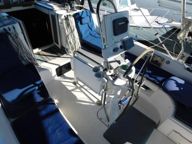2003 Hunter 426 Deck Saloon