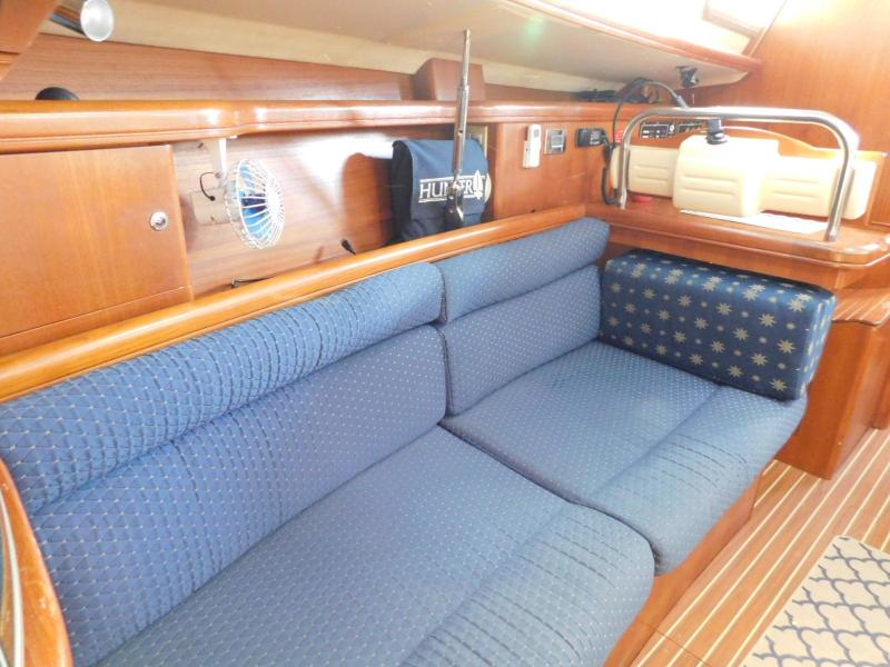2003 Hunter 426 Deck Saloon