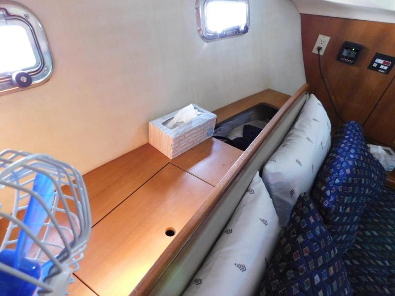 2003 Hunter 426 Deck Saloon