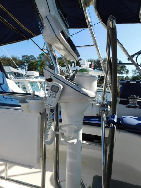 2003 Hunter 426 Deck Saloon