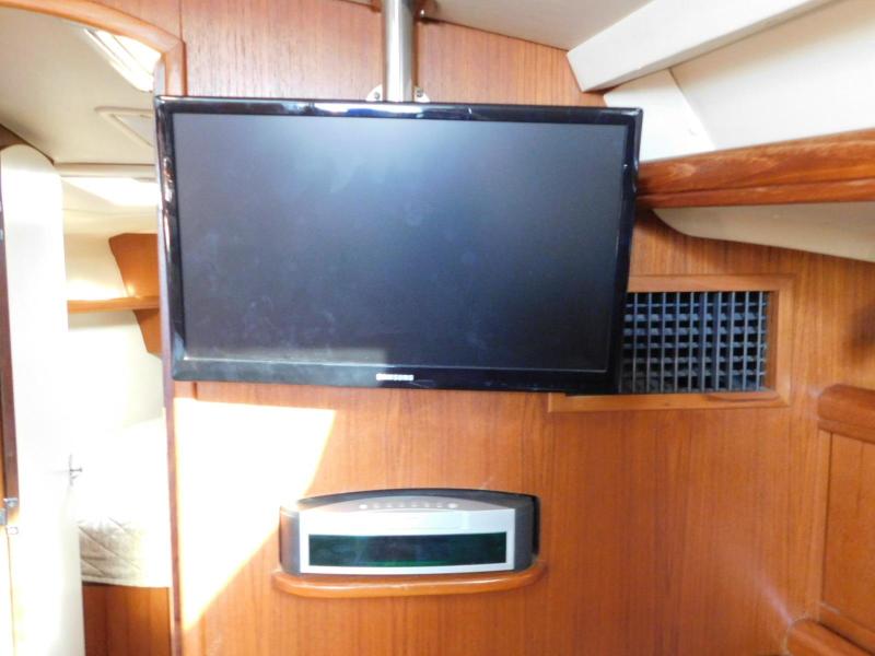 2003 Hunter 426 Deck Saloon