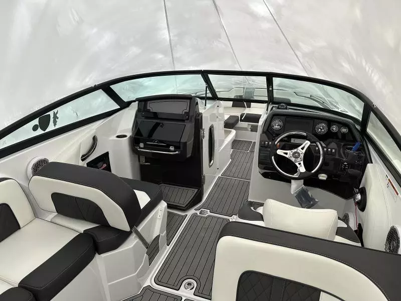 26ft Monterey Yacht For Sale