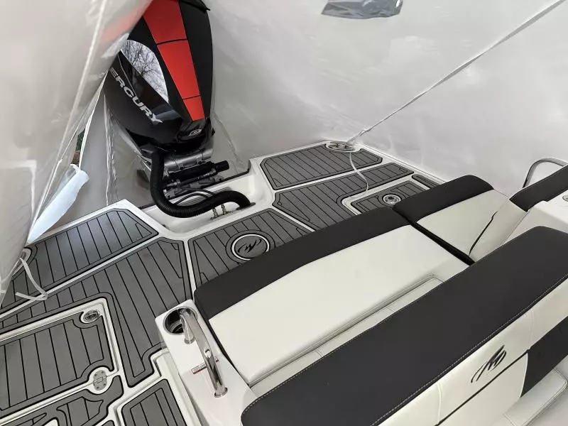 26ft Monterey Yacht For Sale