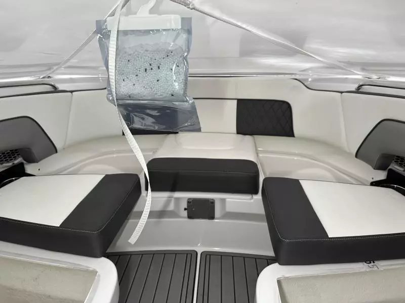 26ft Monterey Yacht For Sale