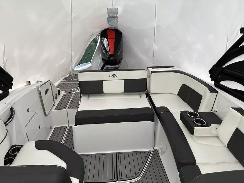 26ft Monterey Yacht For Sale