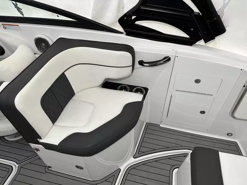 26ft Monterey Yacht For Sale