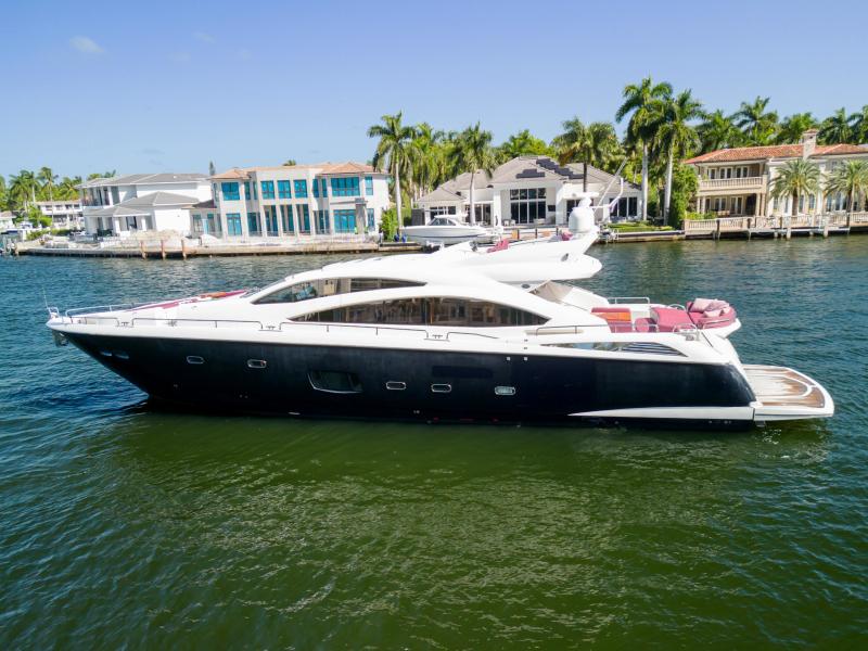 84' 2013 Sunseeker 84 Predator