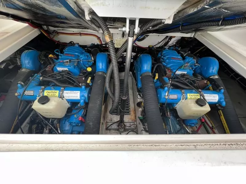 2000 Tiara Yachts 3100 Open