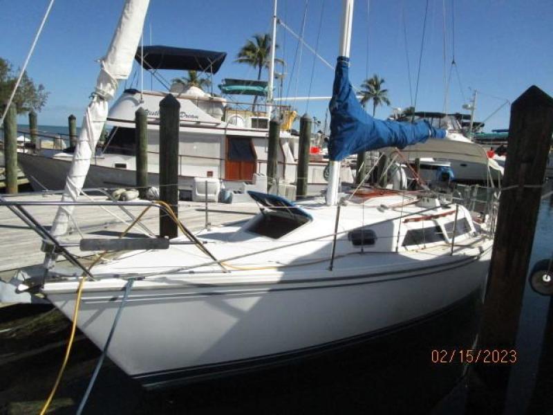 28' Catalina port forward profile
