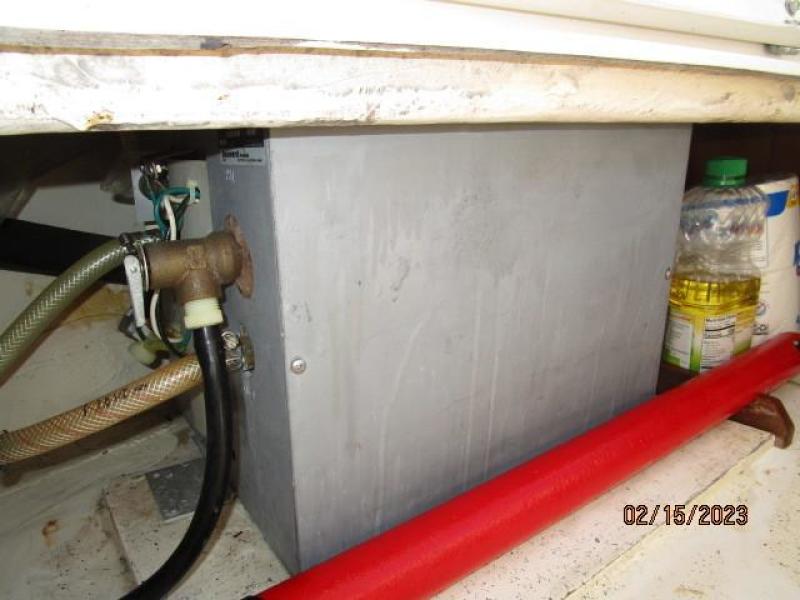 28' Catalina water heater