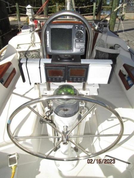 28' Catalina cockpit helm