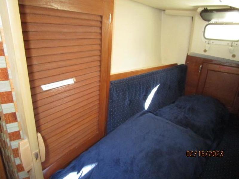 28' Catalina master stateroom2