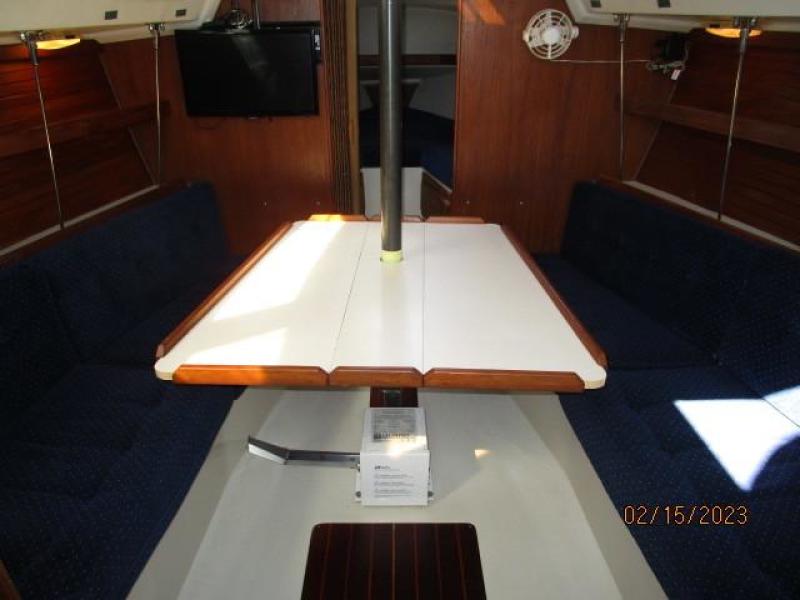 28' Catalina salon table