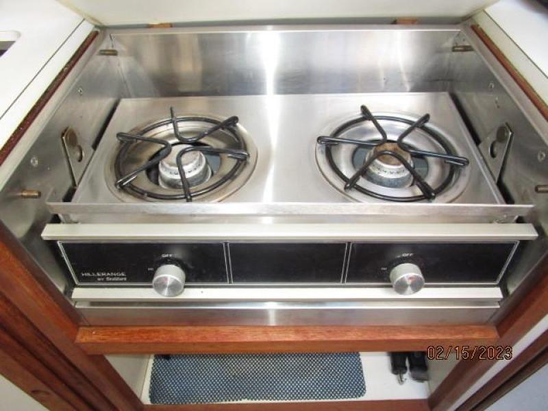 28' Catalina oven
