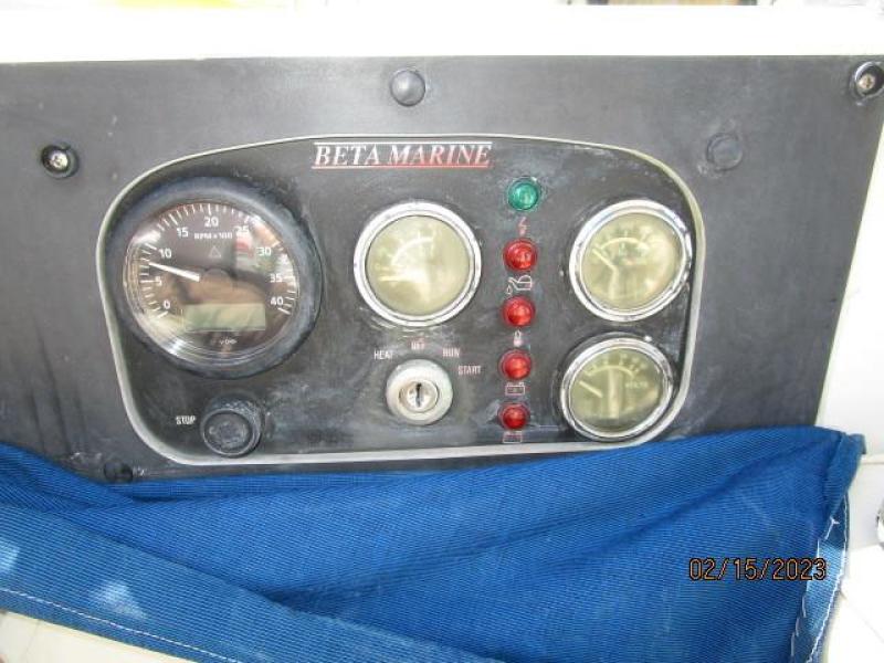 28' Catalina auxiliary cockpit engine panel