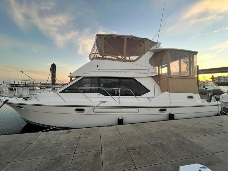 1999 Bayliner 4087