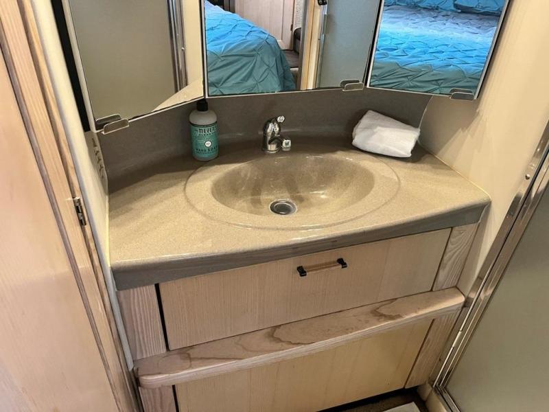 1999 Bayliner 4087