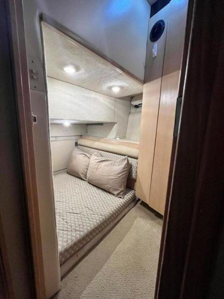 1999 Bayliner 4087