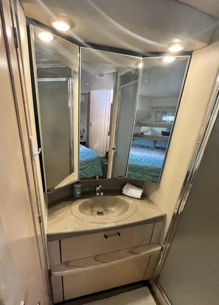 1999 Bayliner 4087