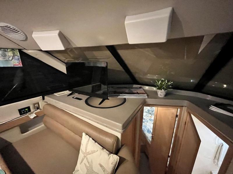 1999 Bayliner 4087