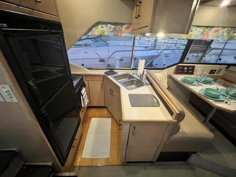 1999 Bayliner 4087