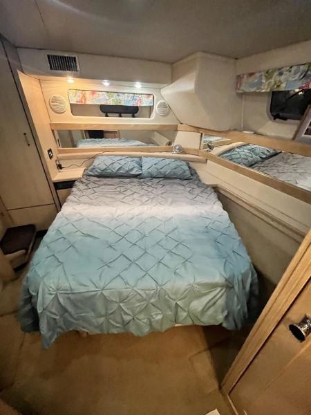 1999 Bayliner 4087