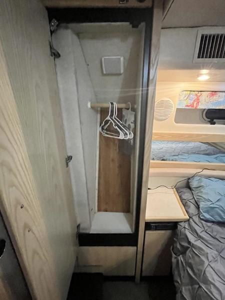 1999 Bayliner 4087