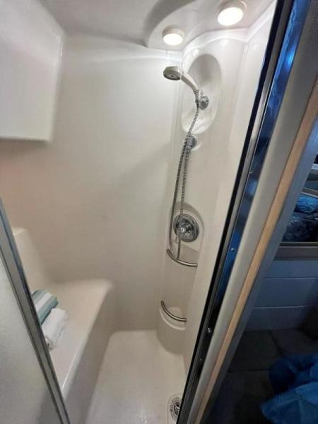 1999 Bayliner 4087