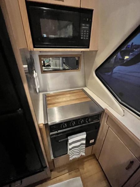 1999 Bayliner 4087