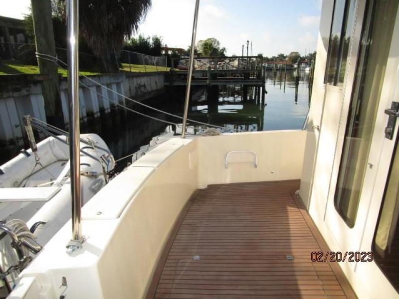 43' Mainship aftdeck port