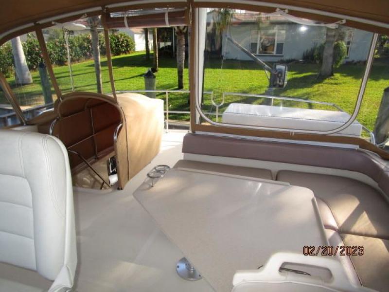 43' Mainship flybridge aft