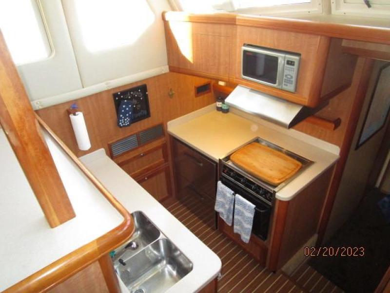 43' Mainship galley1