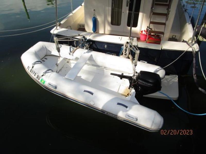 43' Mainship tender3