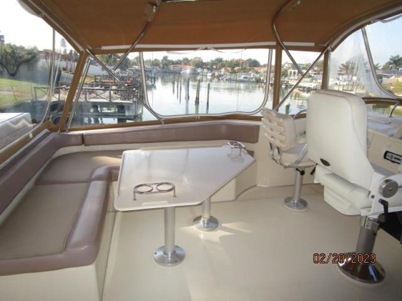 43' Mainship flybridge port