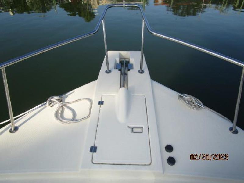43' Mainship anchor windlass closed
