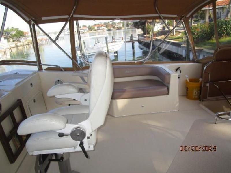 43' Mainship flybridge starboard