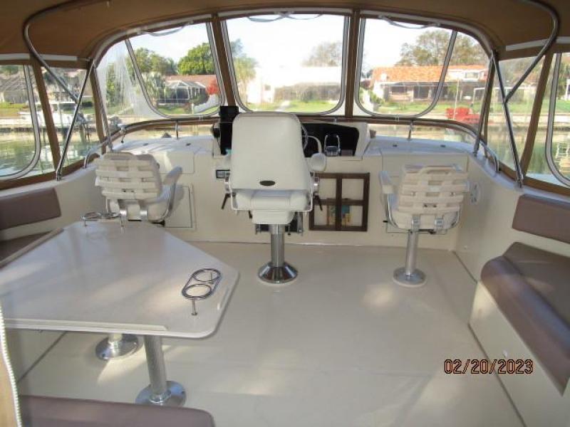 43' Mainship flybridge forward