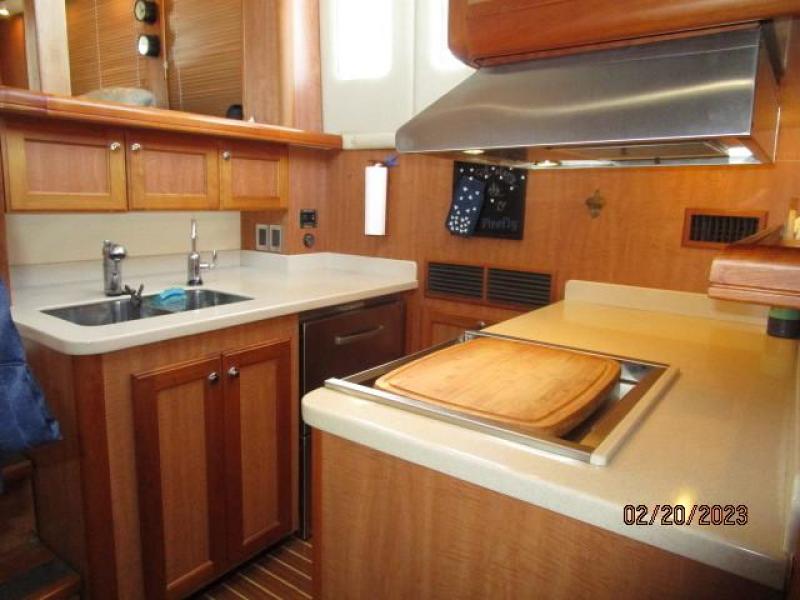 43' Mainship galley3