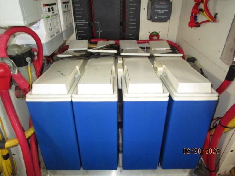 43' Mainship battery bank