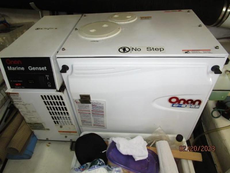43' Mainship generator sound box