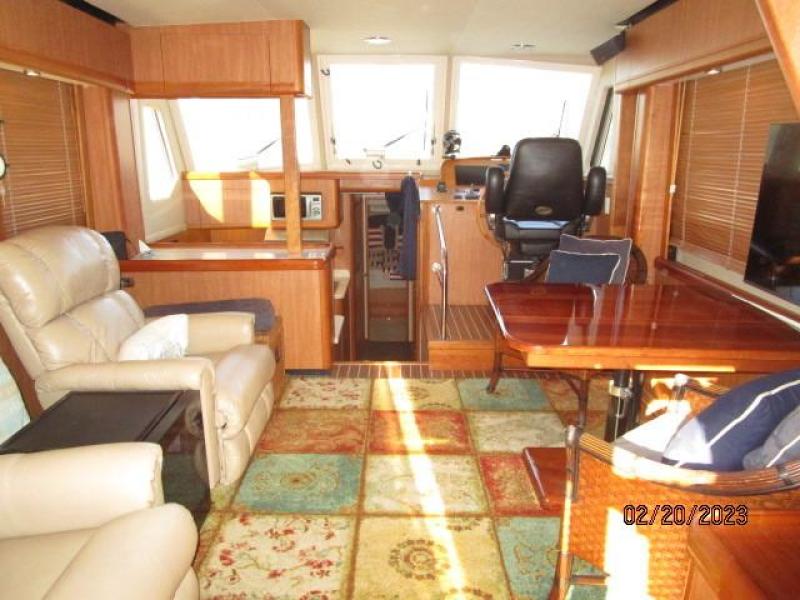 43' Mainship salon forward