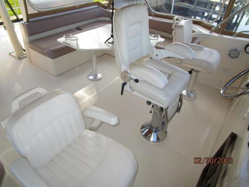43' Mainship helmseats