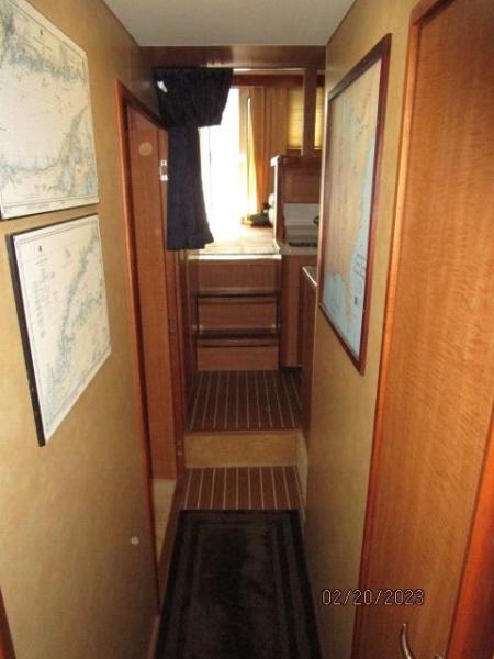 43' Mainship companionway