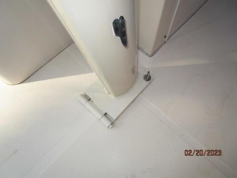 43' Mainship hinged mast