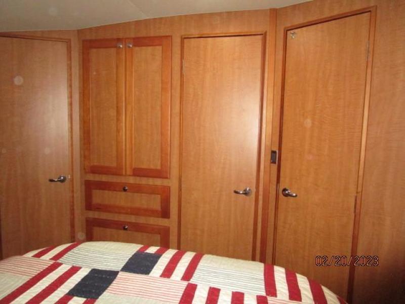 43' Mainship master stateroom aft