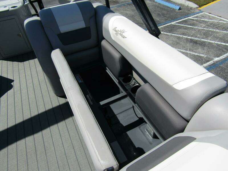 25ft SunChaser Yacht For Sale