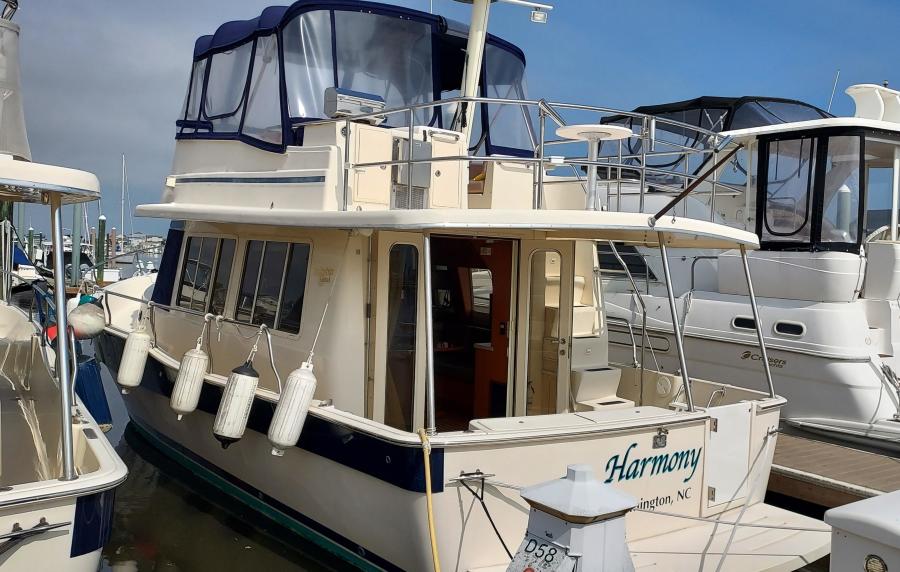 2008 Mainship 400 Expedition