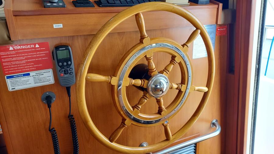 2008 Mainship 400 Expedition