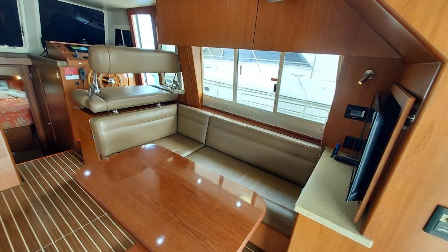 2008 Mainship 400 Expedition